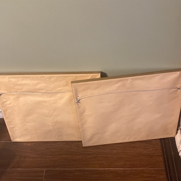 2 Vintage Traditional Chinese
Silk Paintings. - Picture 14 of 16